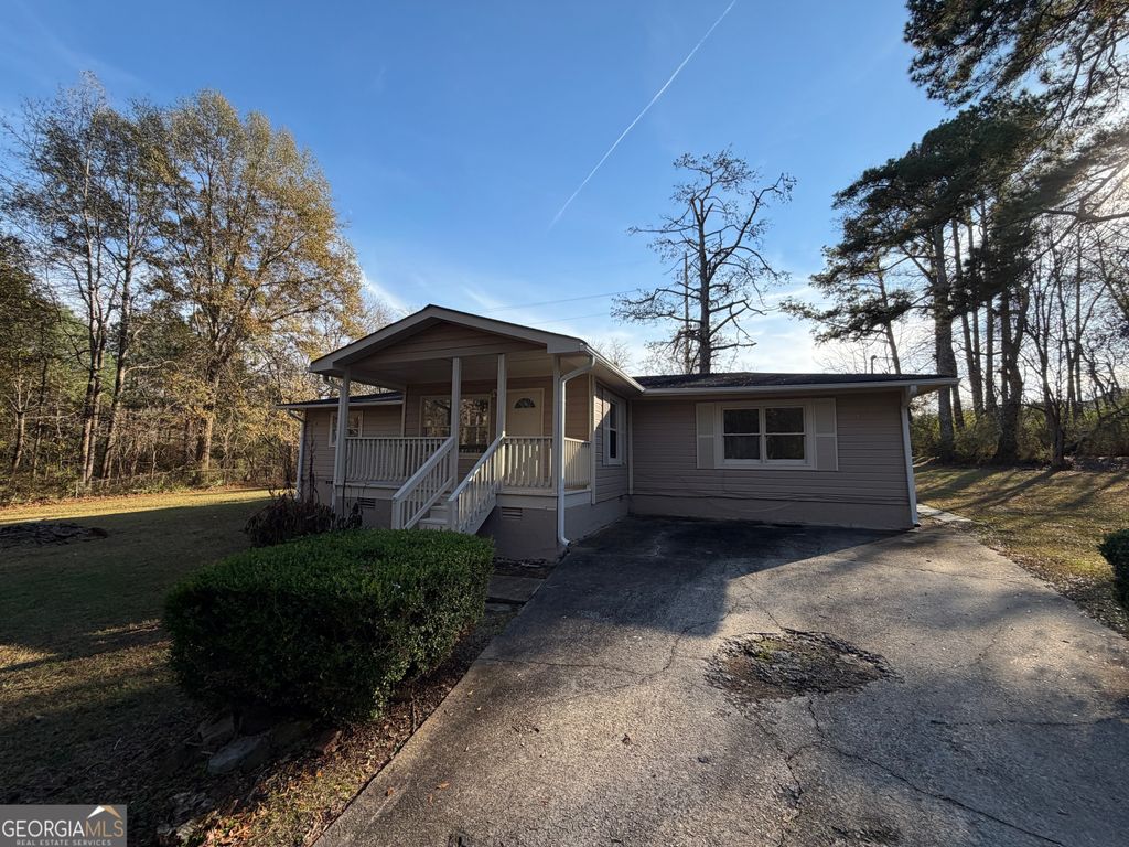 Photo of 2933 Coffer Drive, Ellenwood, GA 30294 (MLS # 10663124)