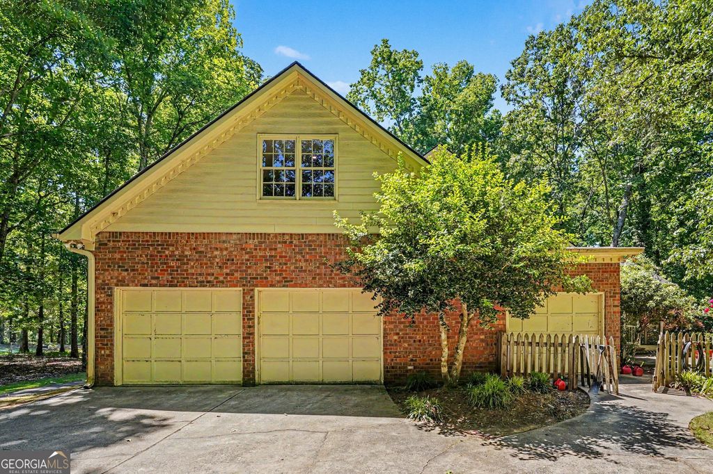 Photo of 290 Brandon Mill Circle, Fayetteville, GA 30214 (MLS # 10765819)