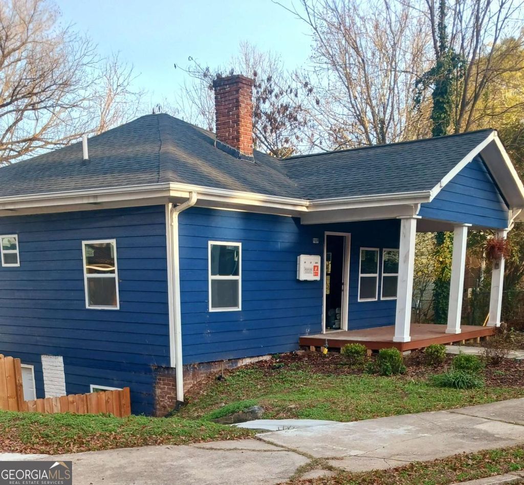 Photo of 989 Ashby Terrace NW, Atlanta, GA 30314 (MLS # 10658227)