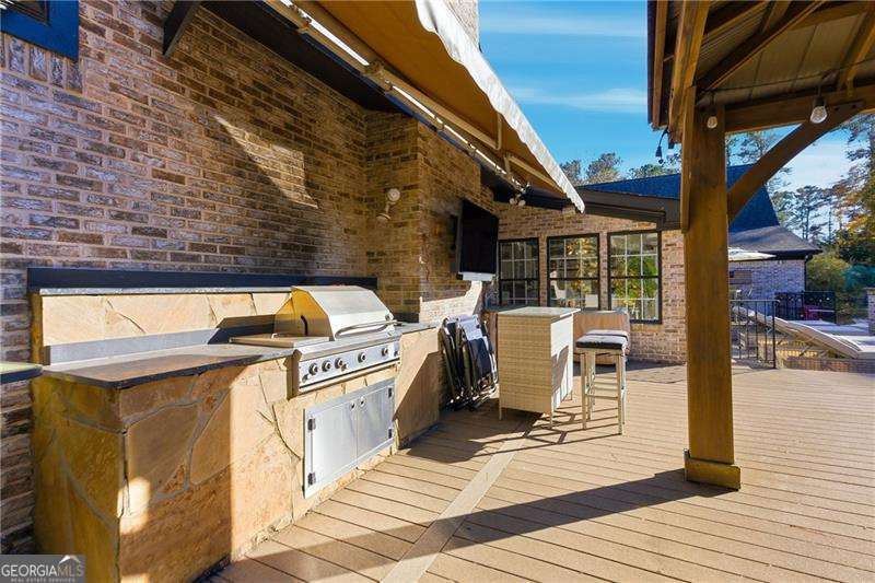 PROVIDENCE LAKE - Residential