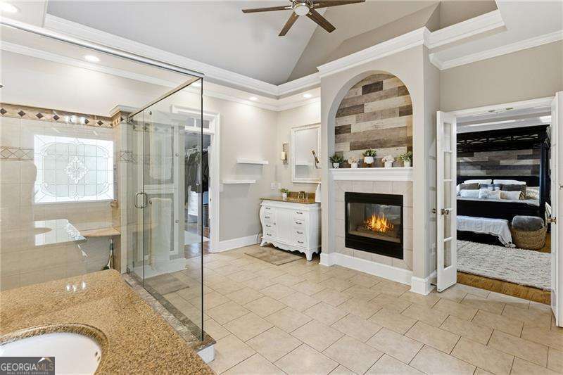 PROVIDENCE LAKE - Residential