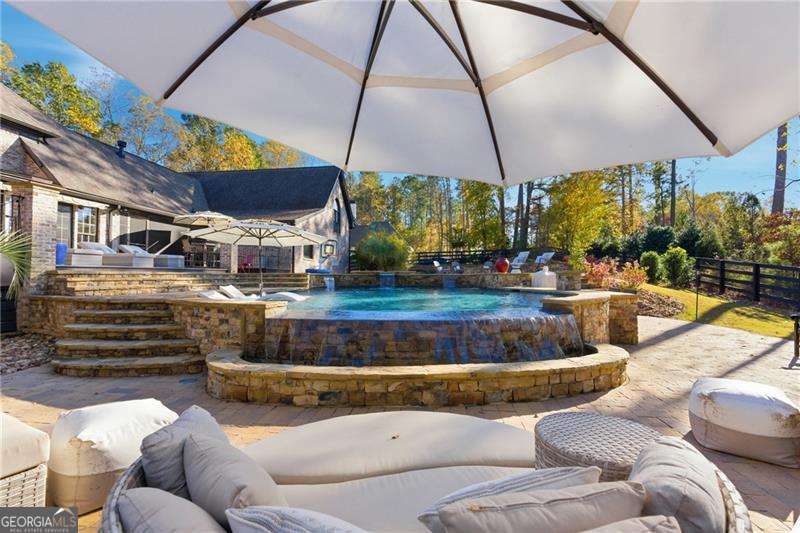 PROVIDENCE LAKE - Residential