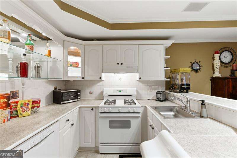 PROVIDENCE LAKE - Residential