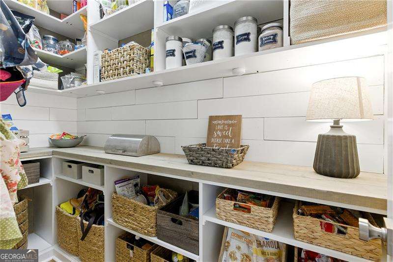 PROVIDENCE LAKE - Residential