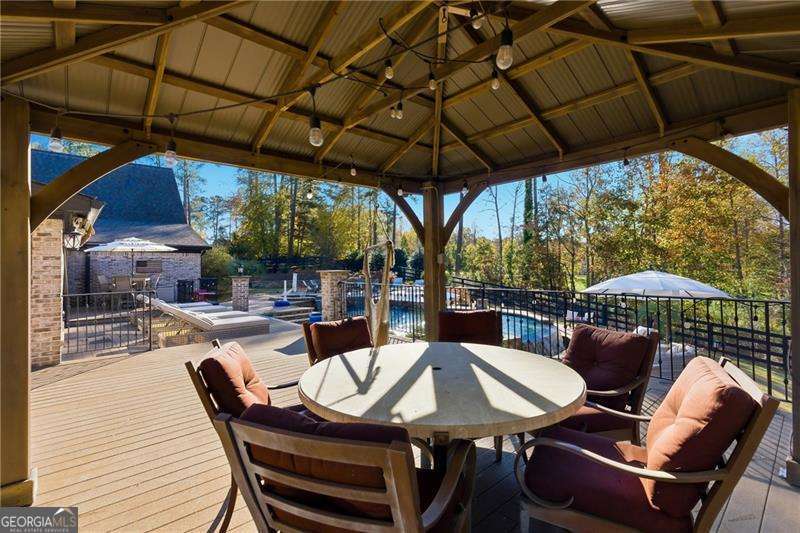 PROVIDENCE LAKE - Residential