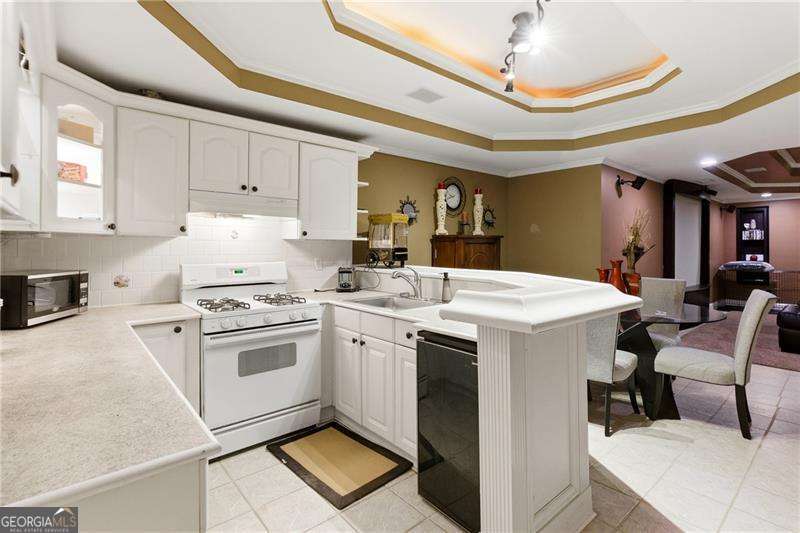 PROVIDENCE LAKE - Residential