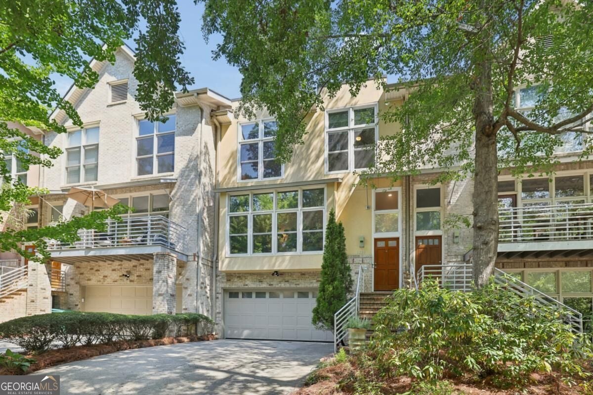 1334 Fernwood CIR NE
