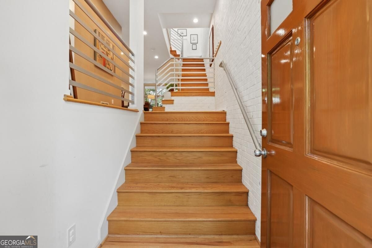 1334 Fernwood CIR NE