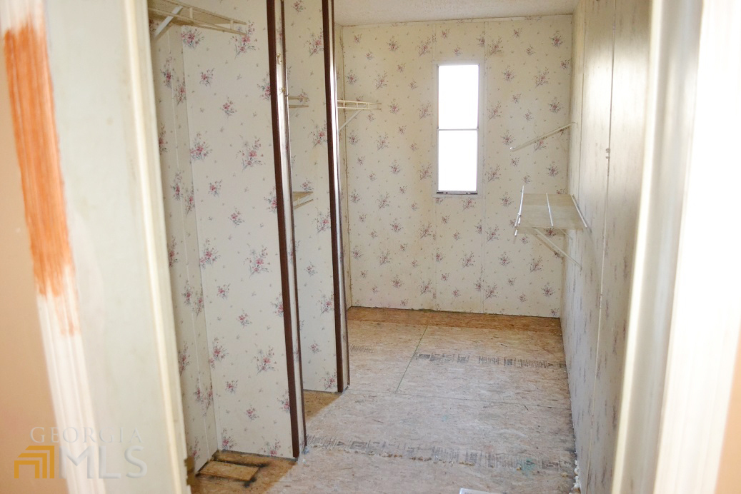 Photo 20 of 20 of 504 E Williams ST mobile home