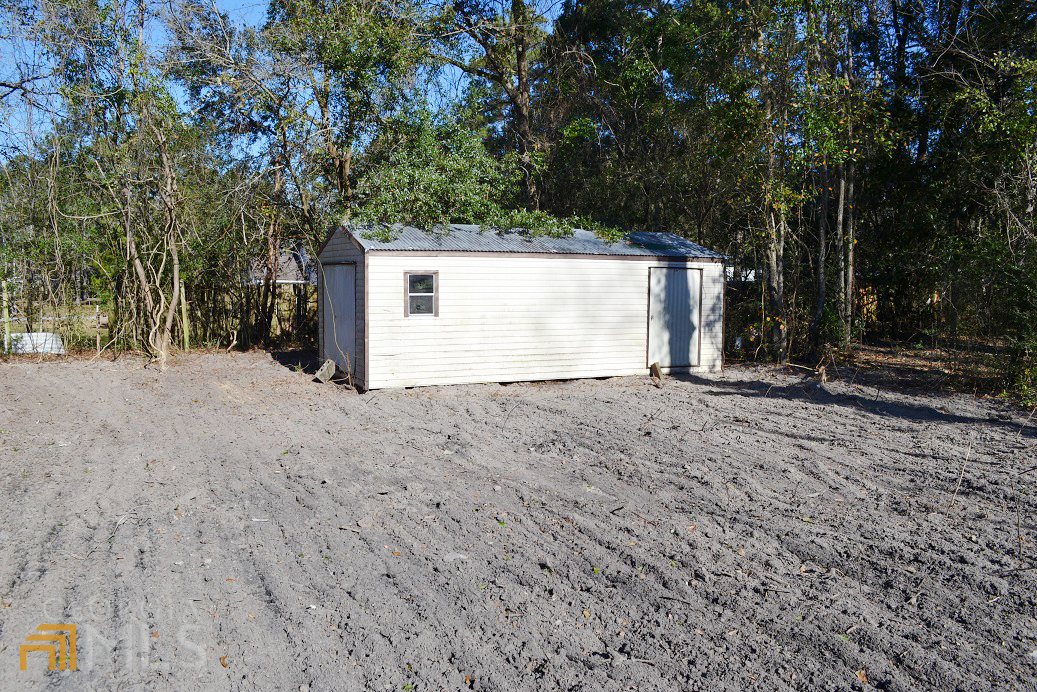Photo 5 of 20 of 504 E Williams ST mobile home