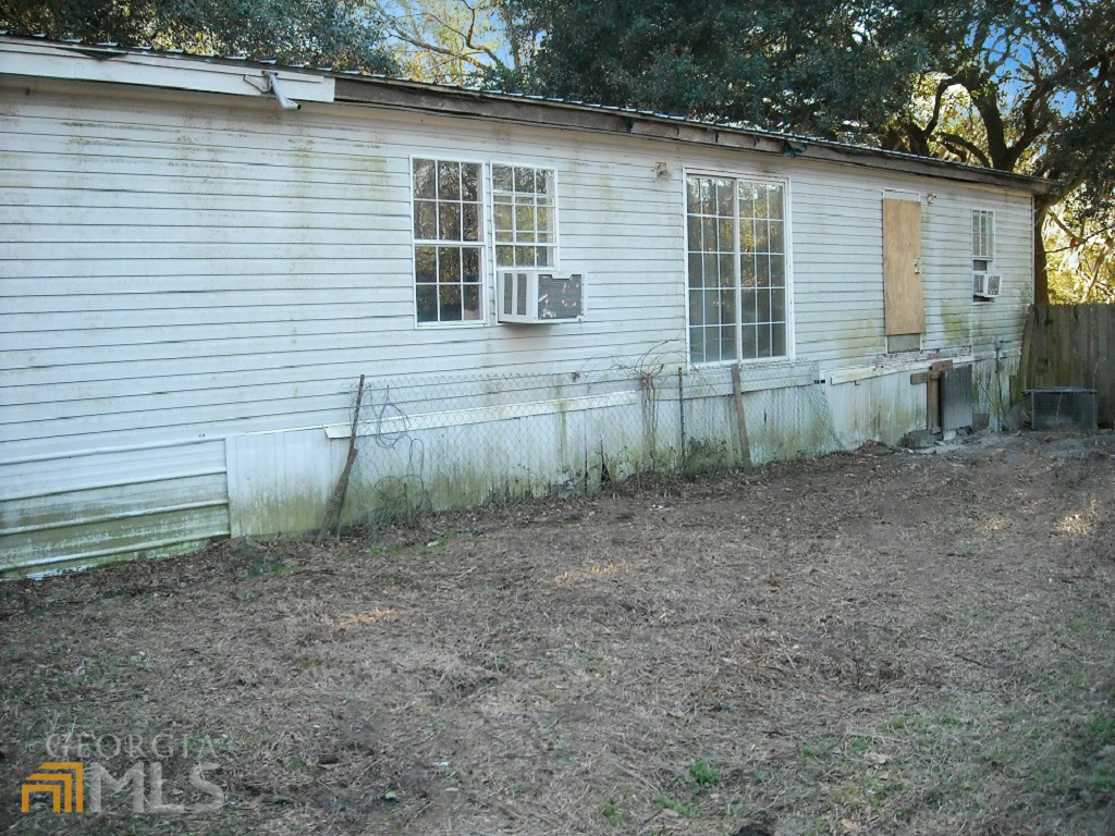 Photo 3 of 20 of 504 E Williams ST mobile home