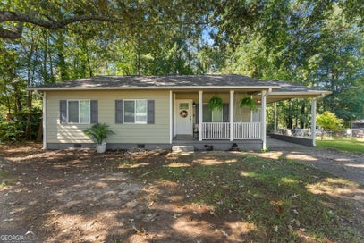 5663 McLeod ST Lula GA 30554