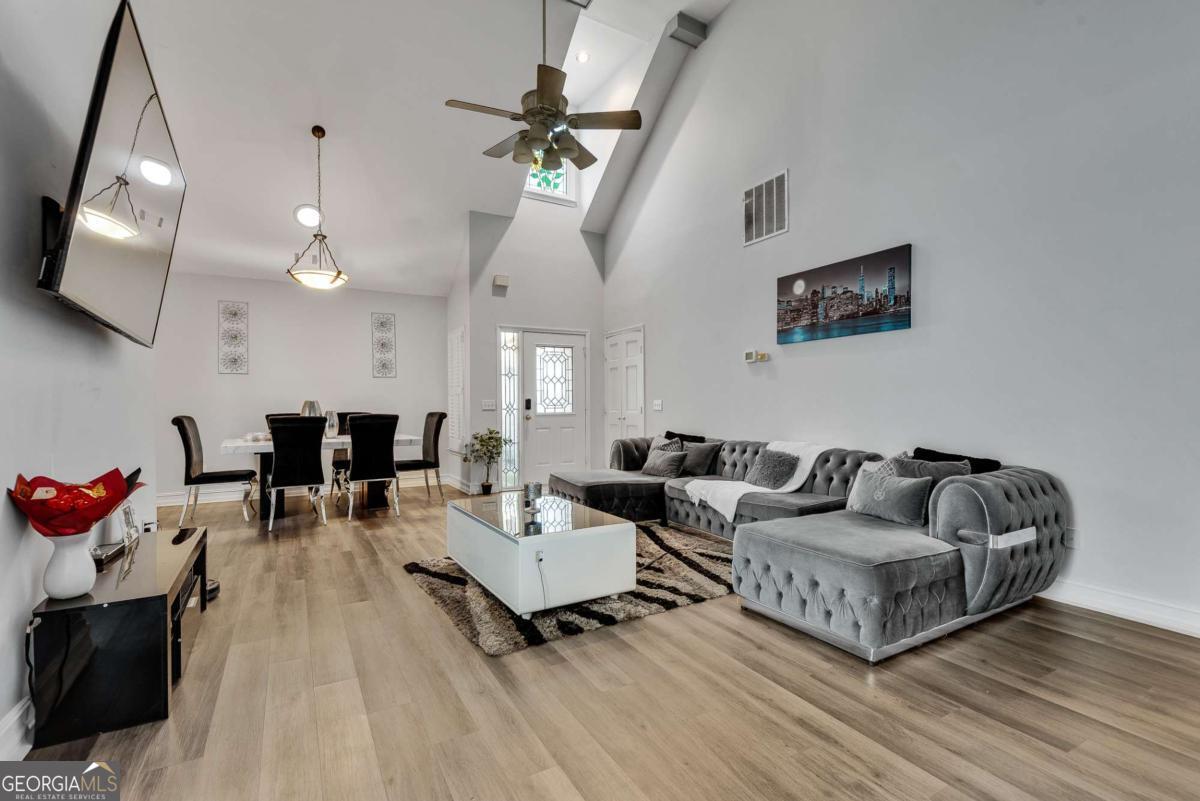 225 Morton Creek CIR