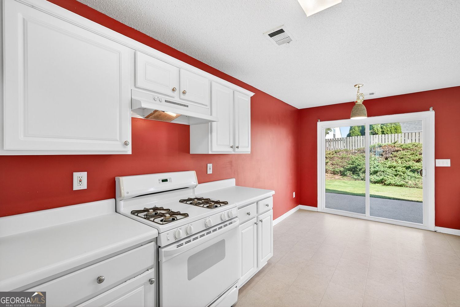 Cumming, Georgia 30040, United States, 3 Bedrooms Bedrooms, ,3 BathroomsBathrooms,Residential,Active,210436