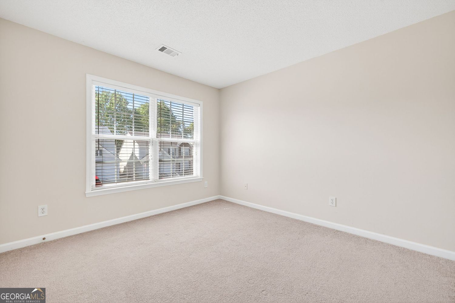 Cumming, Georgia 30040, United States, 3 Bedrooms Bedrooms, ,3 BathroomsBathrooms,Residential,Active,210436