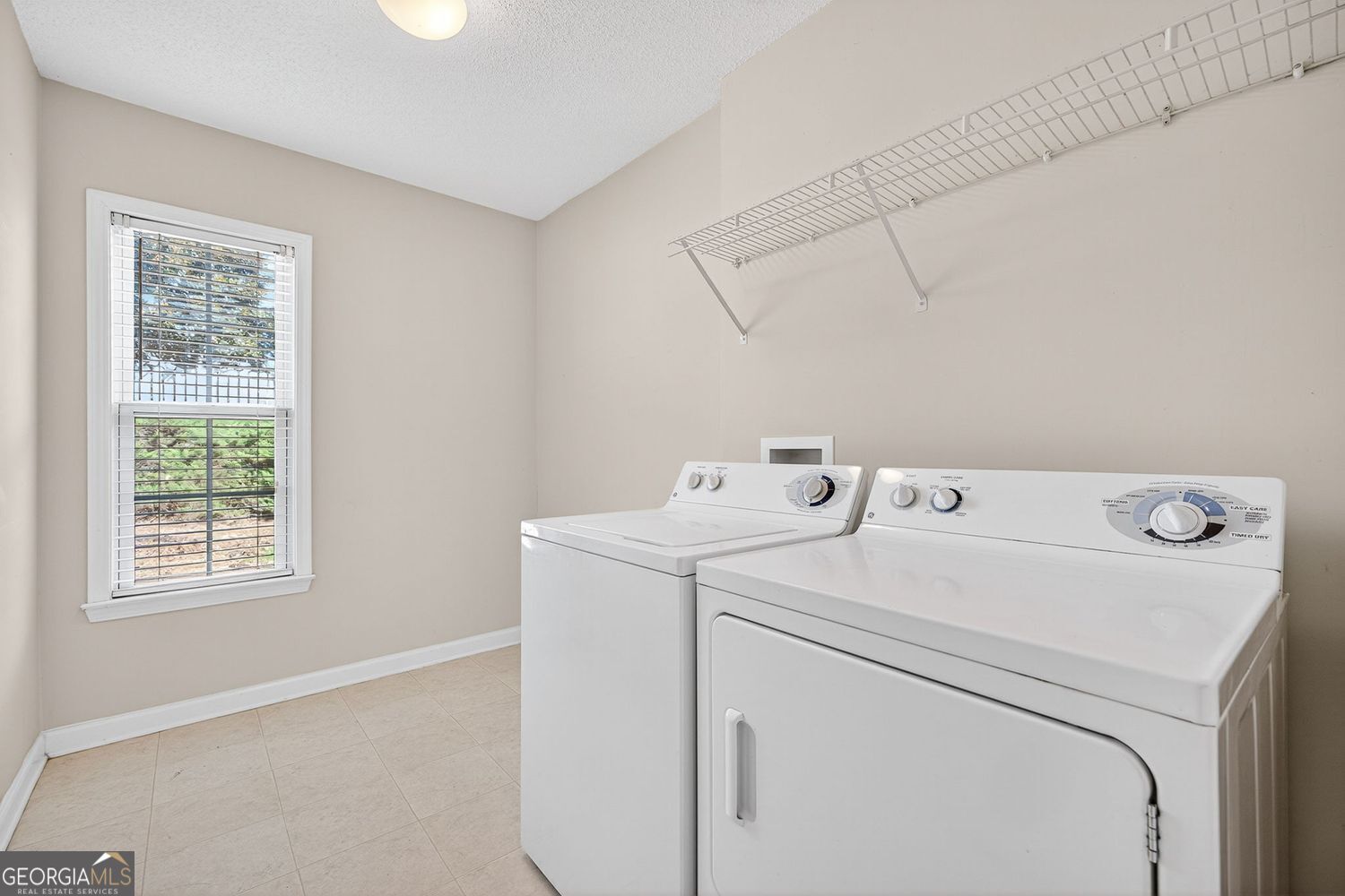 Cumming, Georgia 30040, United States, 3 Bedrooms Bedrooms, ,3 BathroomsBathrooms,Residential,Active,210436