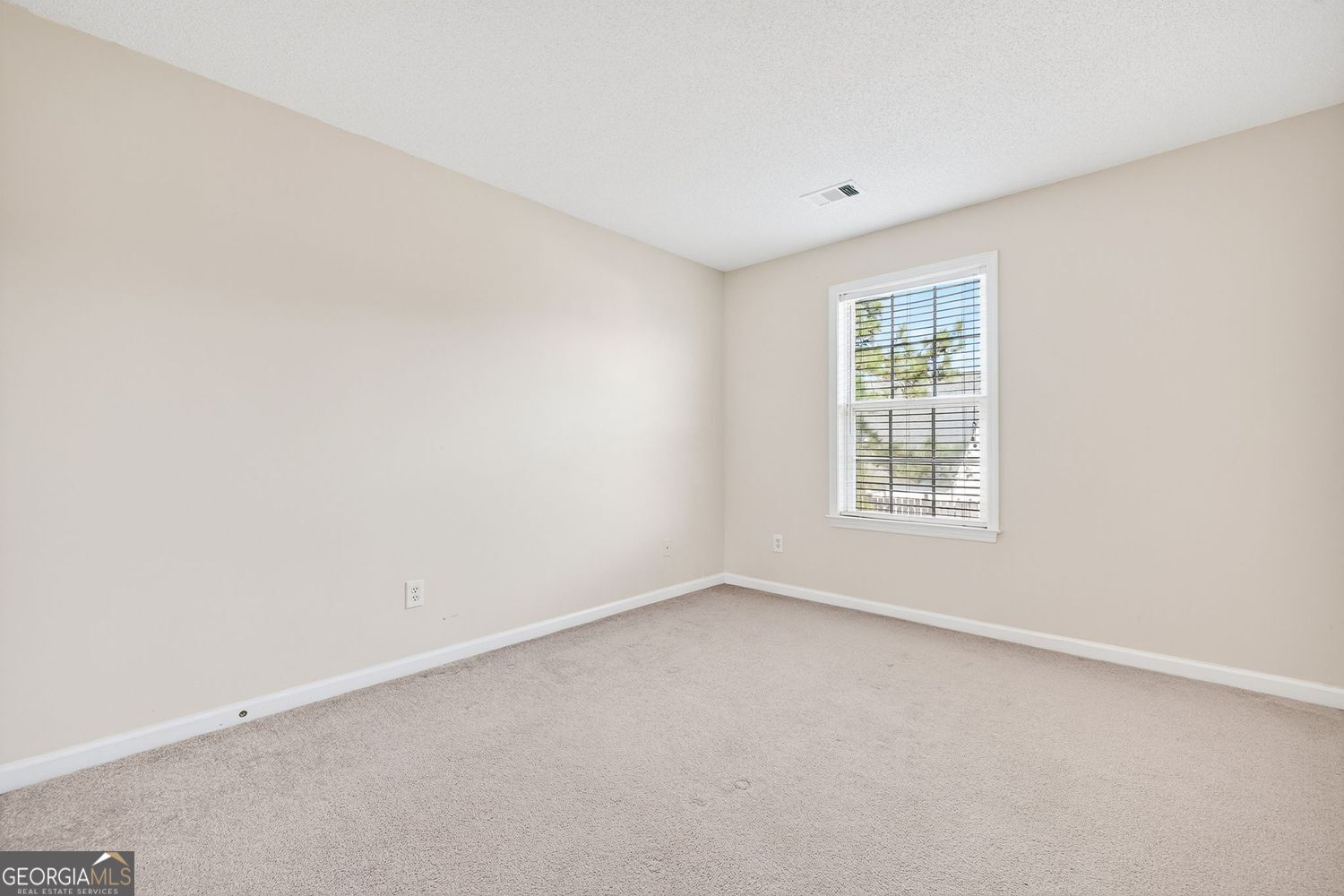 Cumming, Georgia 30040, United States, 3 Bedrooms Bedrooms, ,3 BathroomsBathrooms,Residential,Active,210436