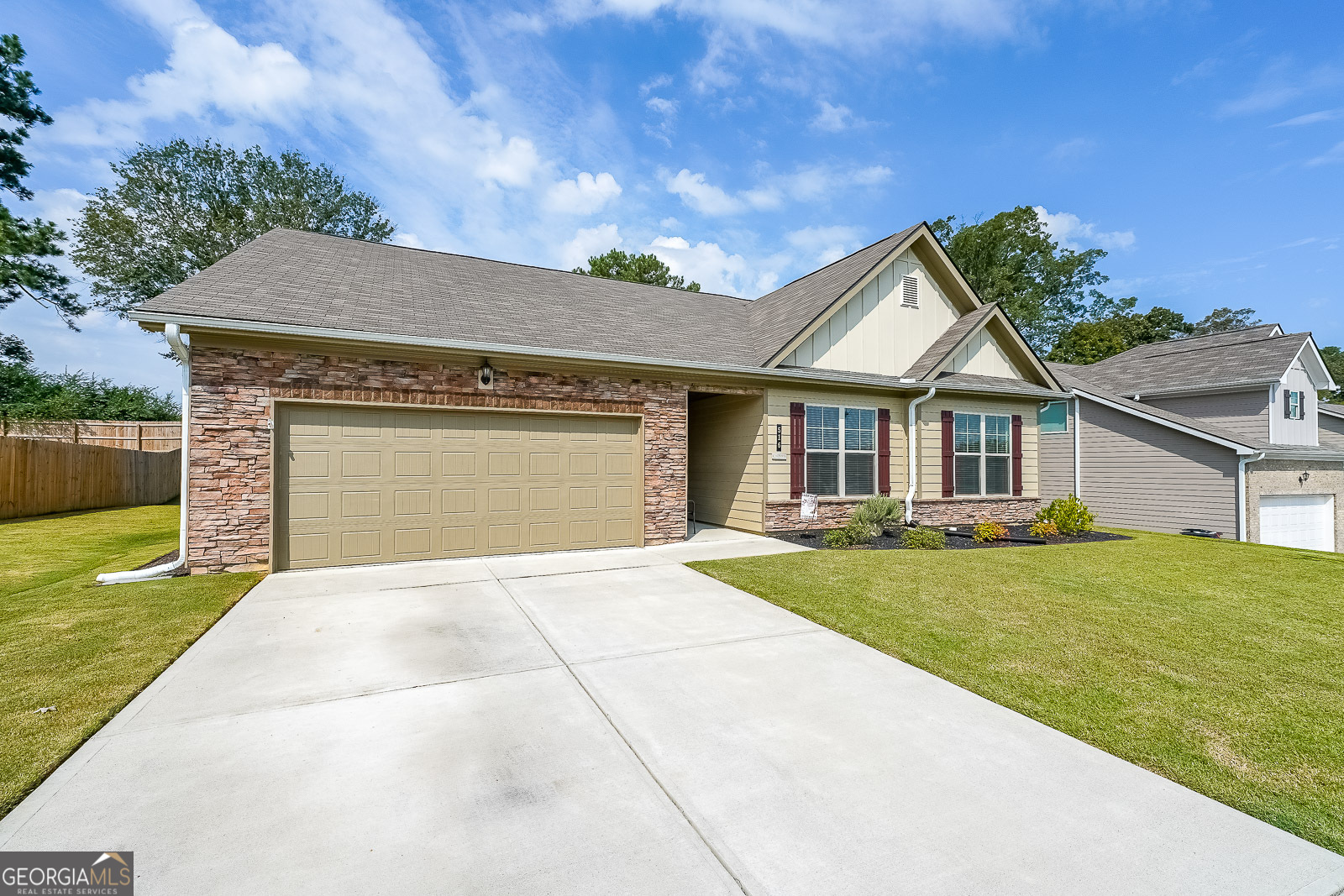 516 MCGINNIS CIRCLE