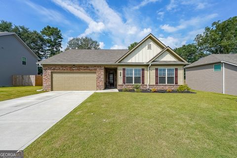 Photo of 516 MCGINNIS Circle, Calhoun, GA 30701 (MLS # 10596186)