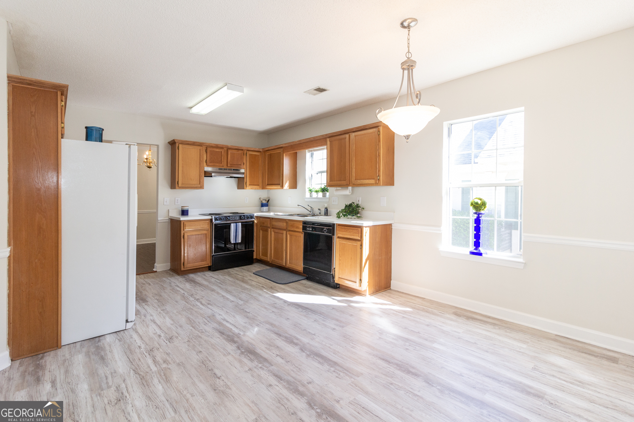 Fayetteville, Georgia 30214, United States, 3 Bedrooms Bedrooms, ,2 BathroomsBathrooms,Residential,Pending,37899