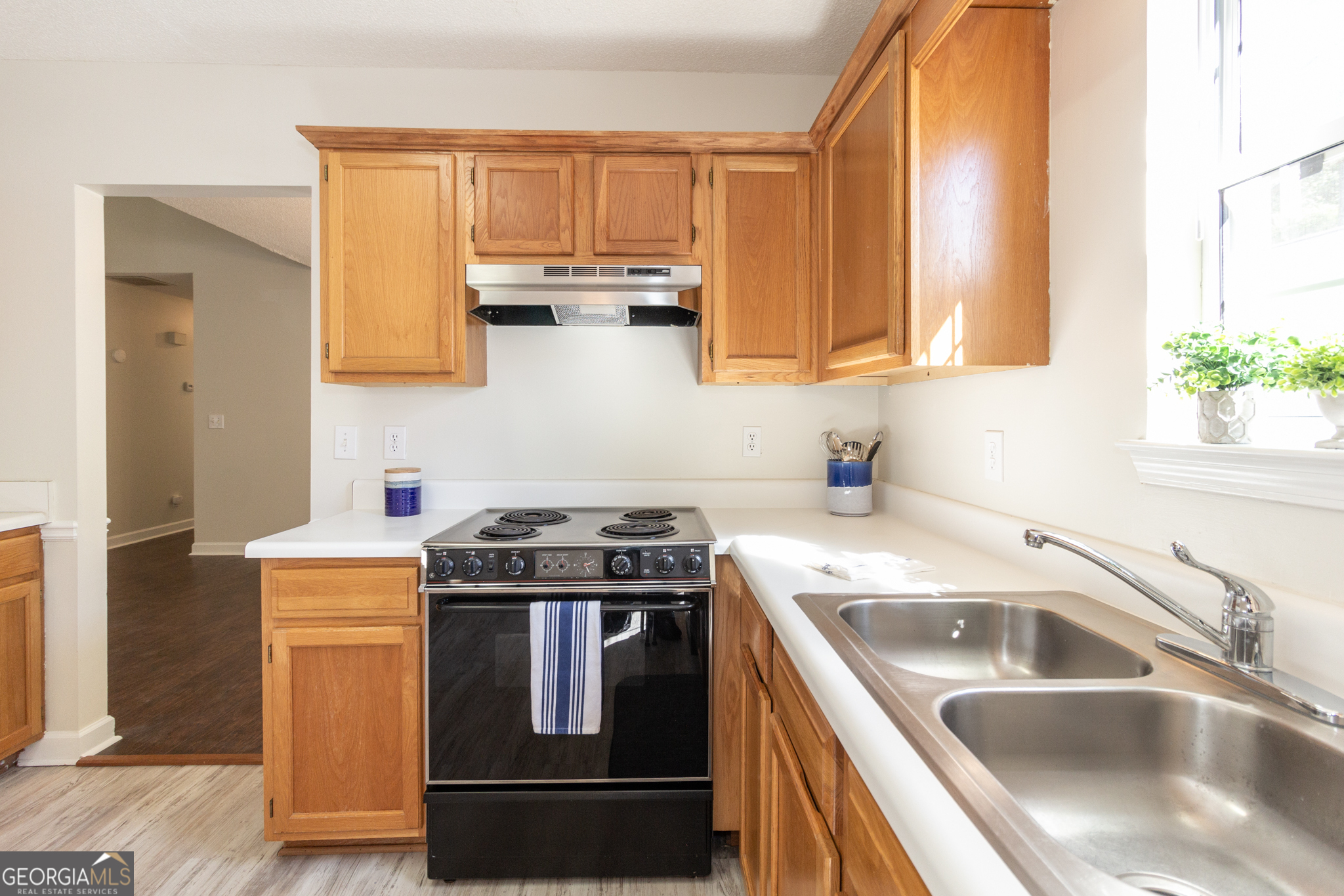 Fayetteville, Georgia 30214, United States, 3 Bedrooms Bedrooms, ,2 BathroomsBathrooms,Residential,Pending,37899