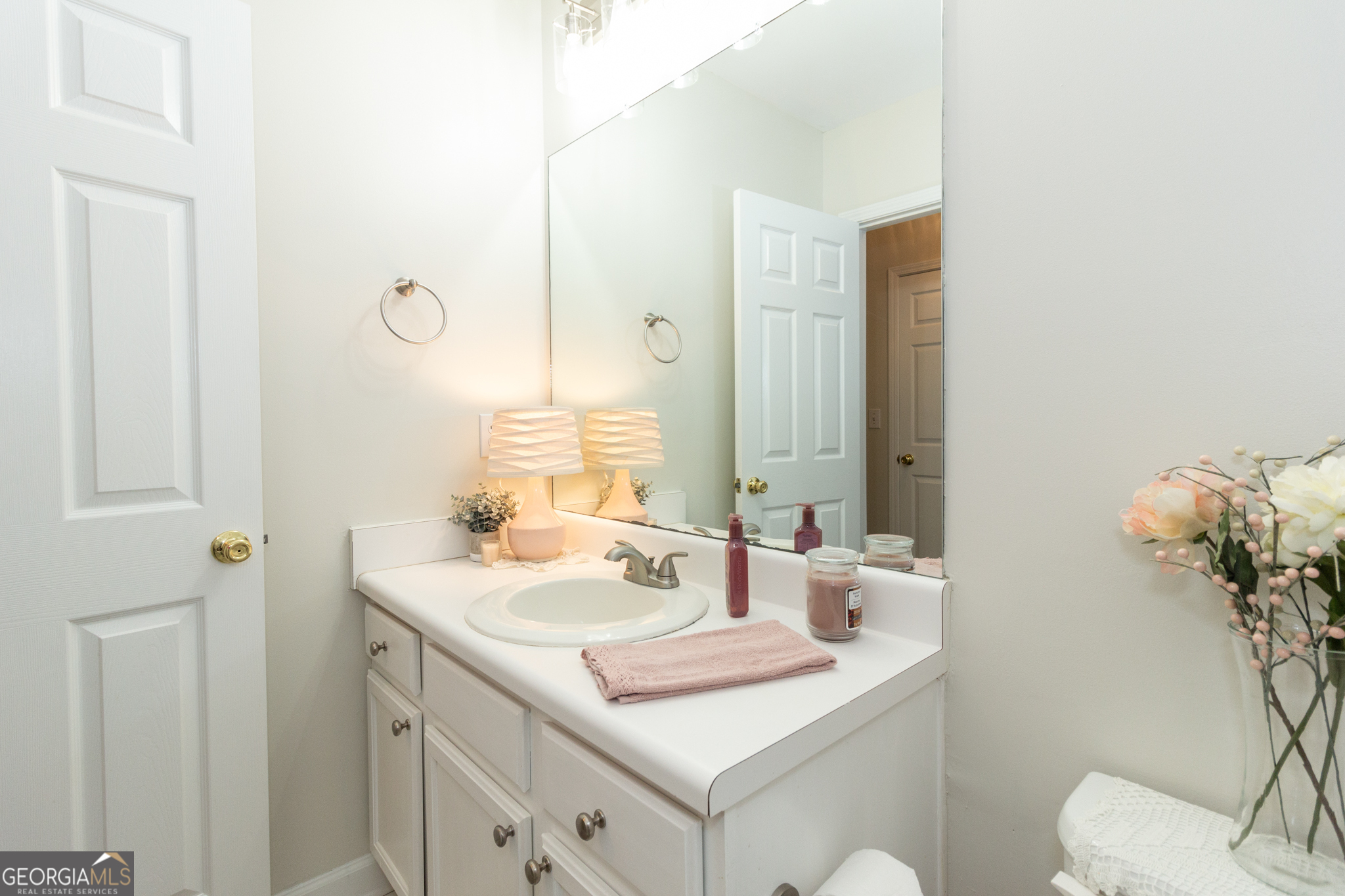 Fayetteville, Georgia 30214, United States, 3 Bedrooms Bedrooms, ,2 BathroomsBathrooms,Residential,Pending,37899