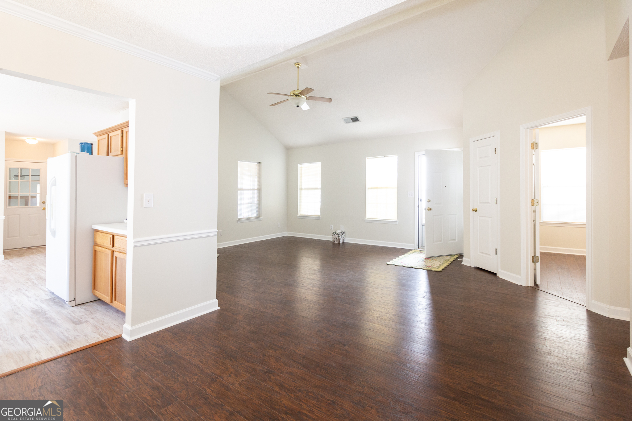 Fayetteville, Georgia 30214, United States, 3 Bedrooms Bedrooms, ,2 BathroomsBathrooms,Residential,Pending,37899