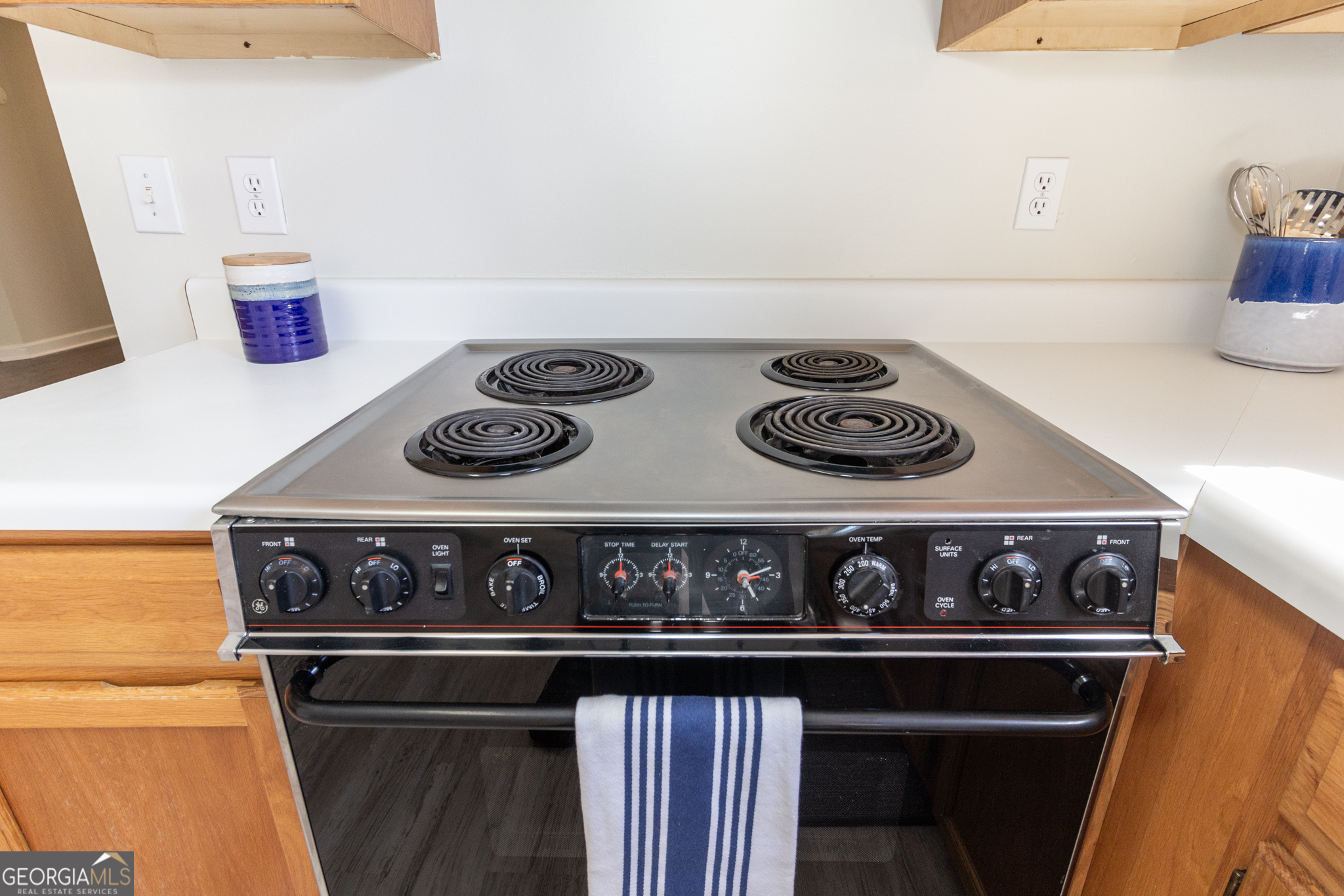 Fayetteville, Georgia 30214, United States, 3 Bedrooms Bedrooms, ,2 BathroomsBathrooms,Residential,Pending,37899