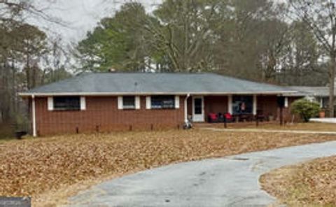 Property photo of 394 fayetteville rd, fairburn, GA 30213