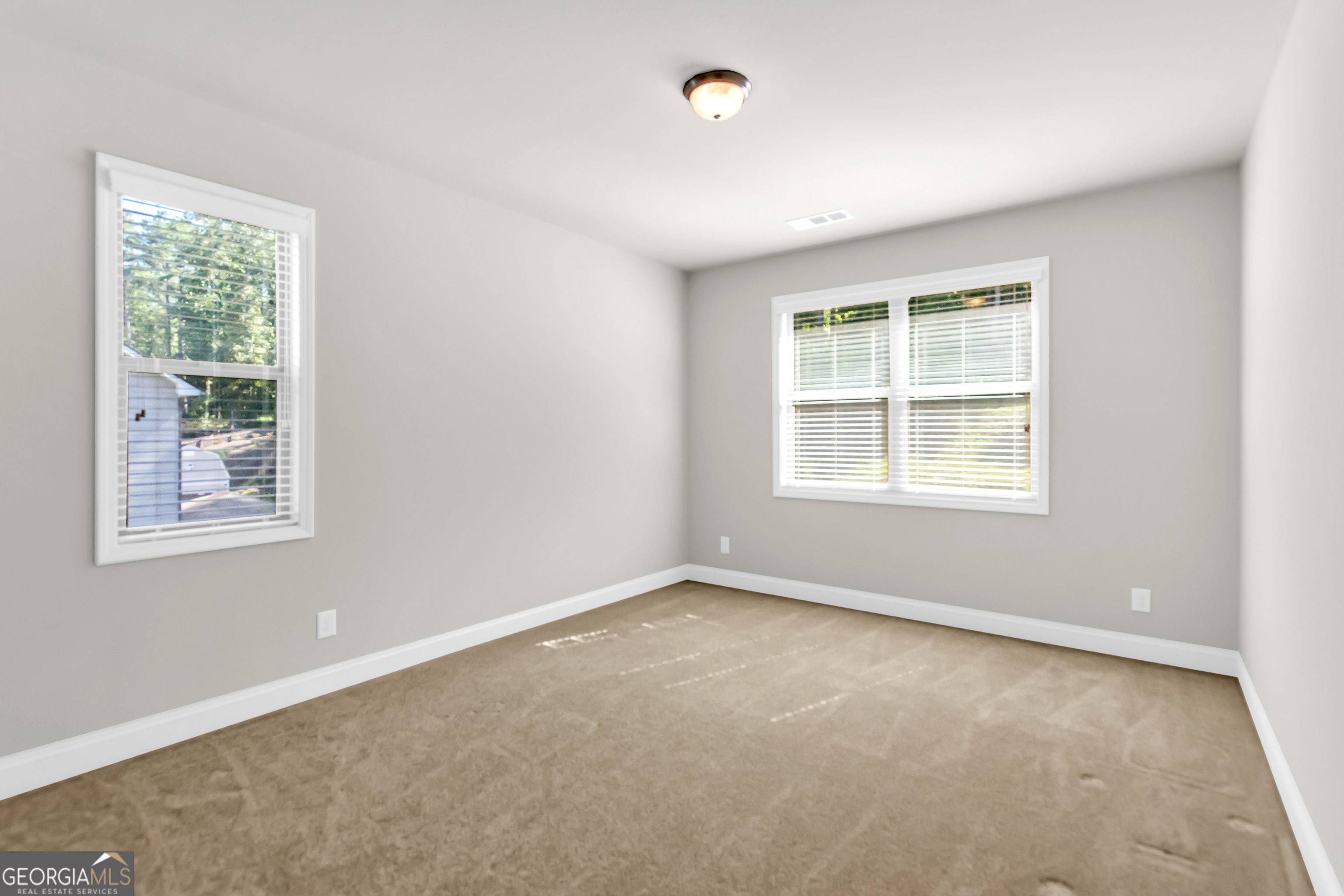 Flowery Branch, Georgia 30542, United States, 5 Bedrooms Bedrooms, ,3 BathroomsBathrooms,Residential,Active,172871