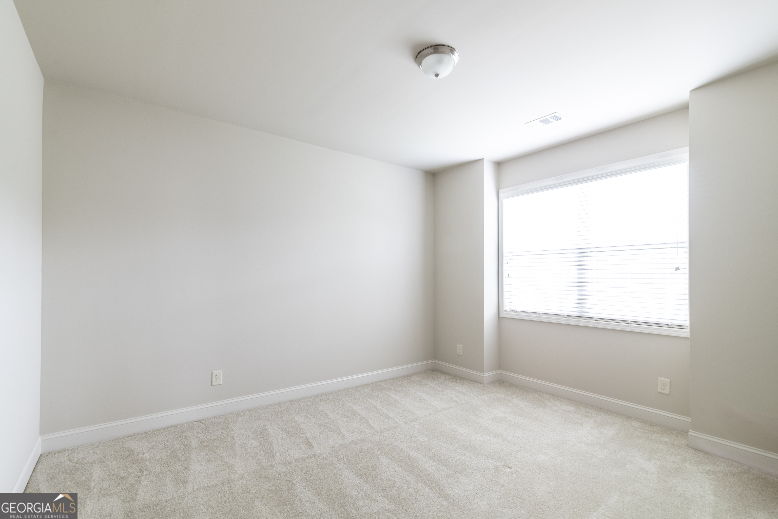 Flowery Branch, Georgia 30542, United States, 5 Bedrooms Bedrooms, ,3 BathroomsBathrooms,Residential,Active,172871