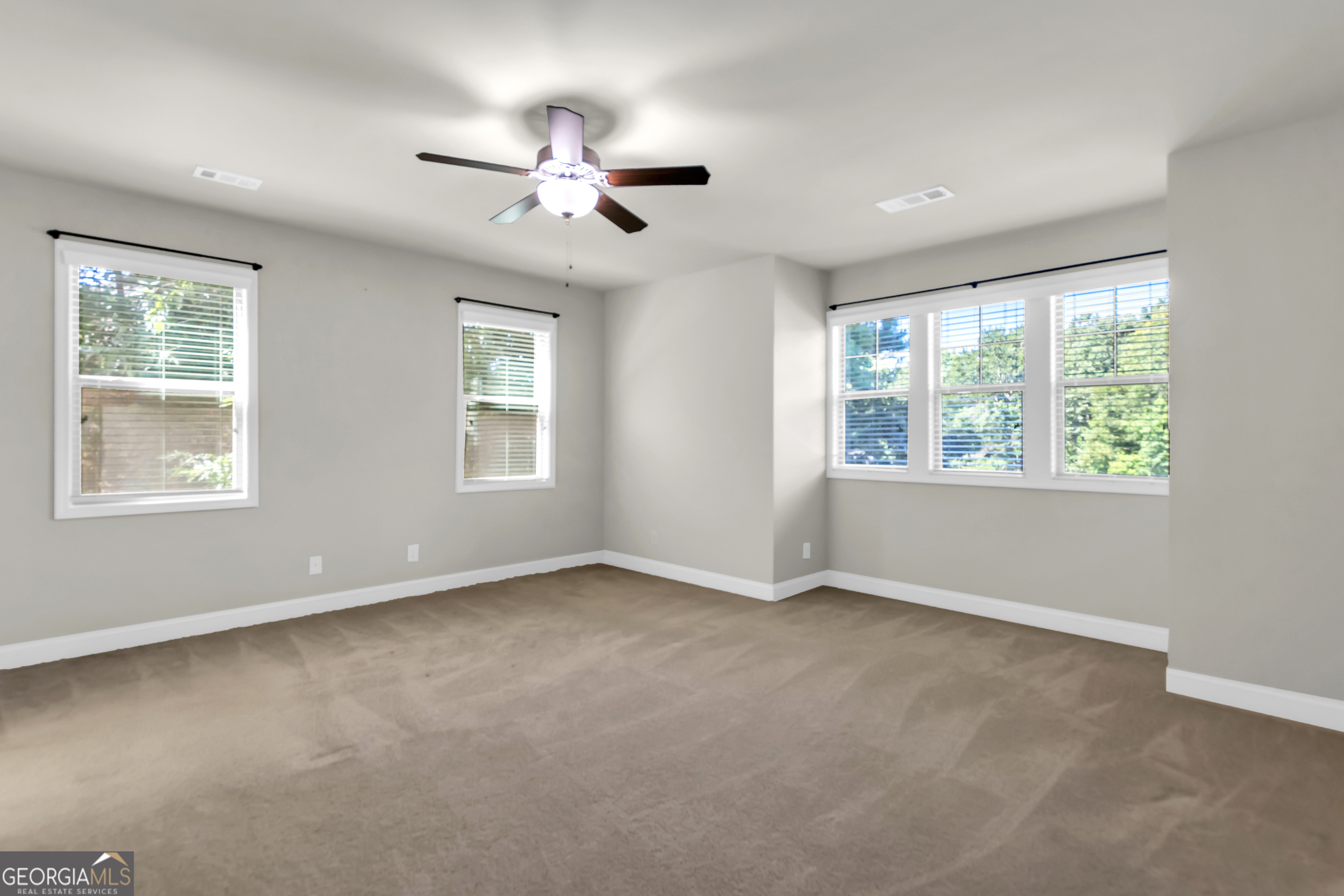 Flowery Branch, Georgia 30542, United States, 5 Bedrooms Bedrooms, ,3 BathroomsBathrooms,Residential,Active,172871