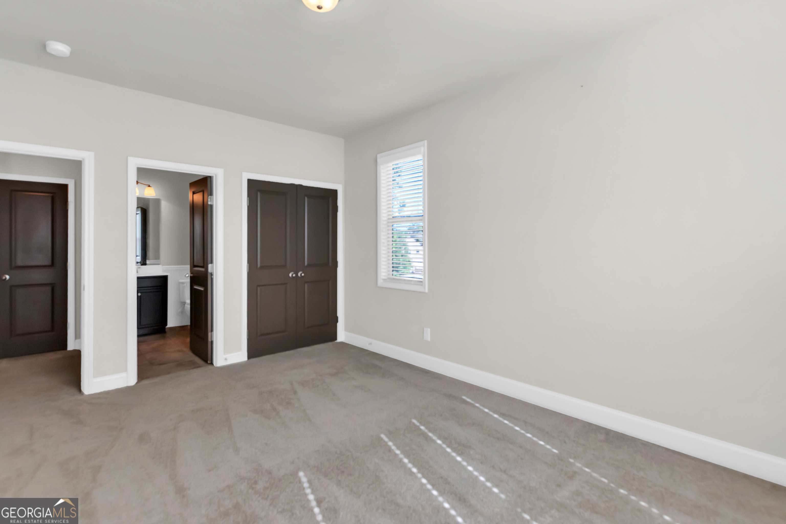 Flowery Branch, Georgia 30542, United States, 5 Bedrooms Bedrooms, ,3 BathroomsBathrooms,Residential,Active,172871