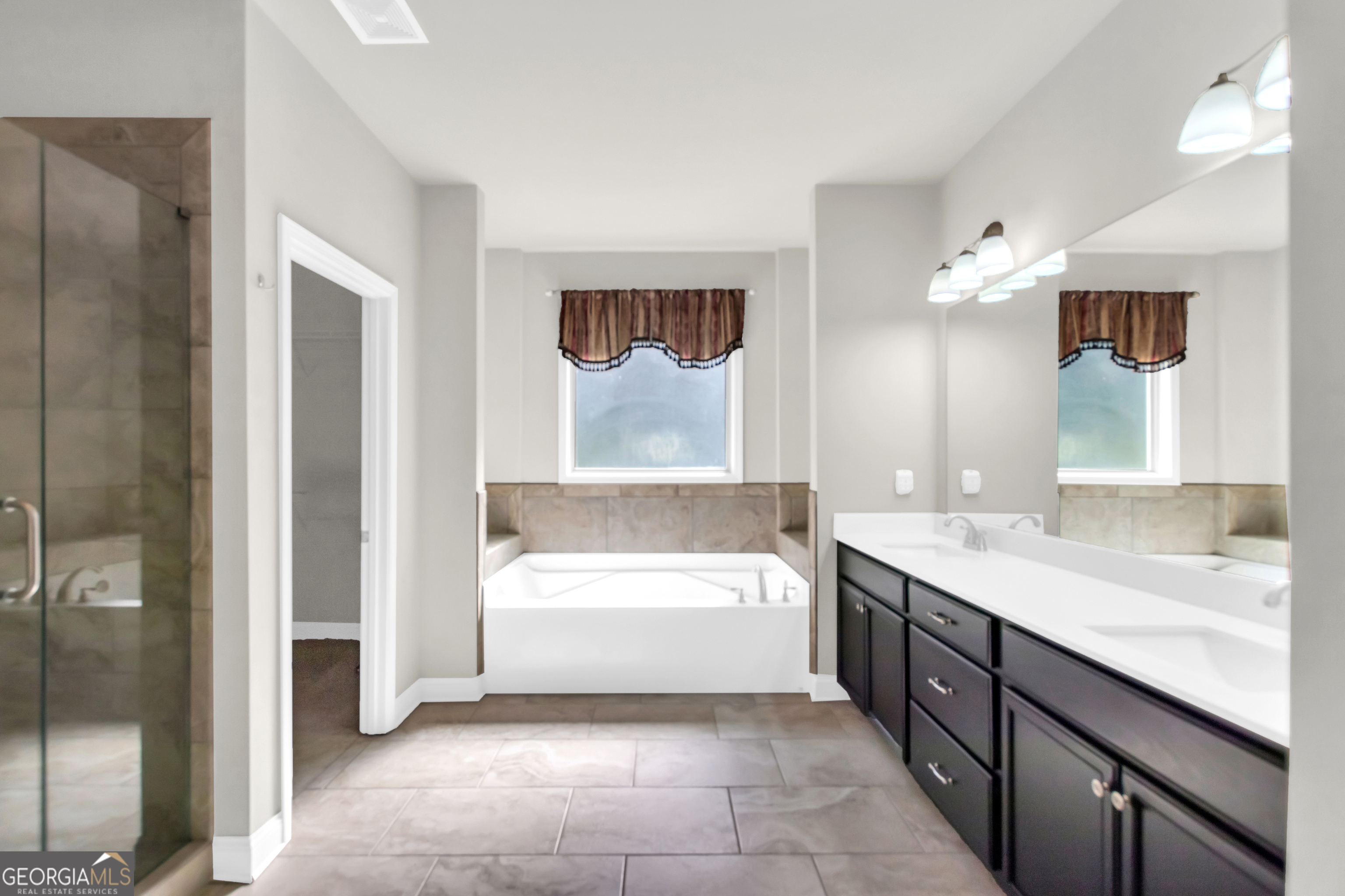 Flowery Branch, Georgia 30542, United States, 5 Bedrooms Bedrooms, ,3 BathroomsBathrooms,Residential,Active,172871