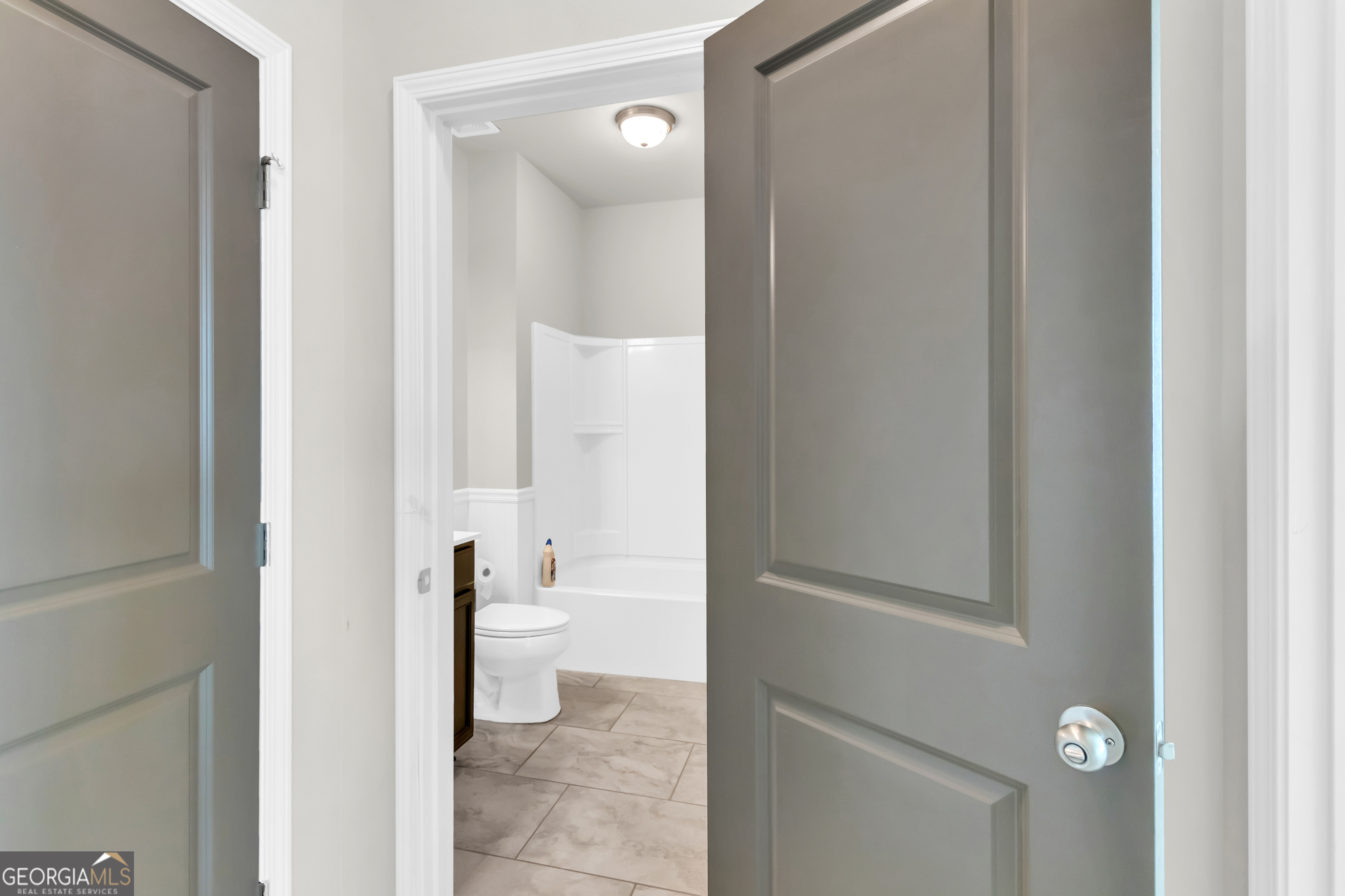 Flowery Branch, Georgia 30542, United States, 5 Bedrooms Bedrooms, ,3 BathroomsBathrooms,Residential,Active,172871