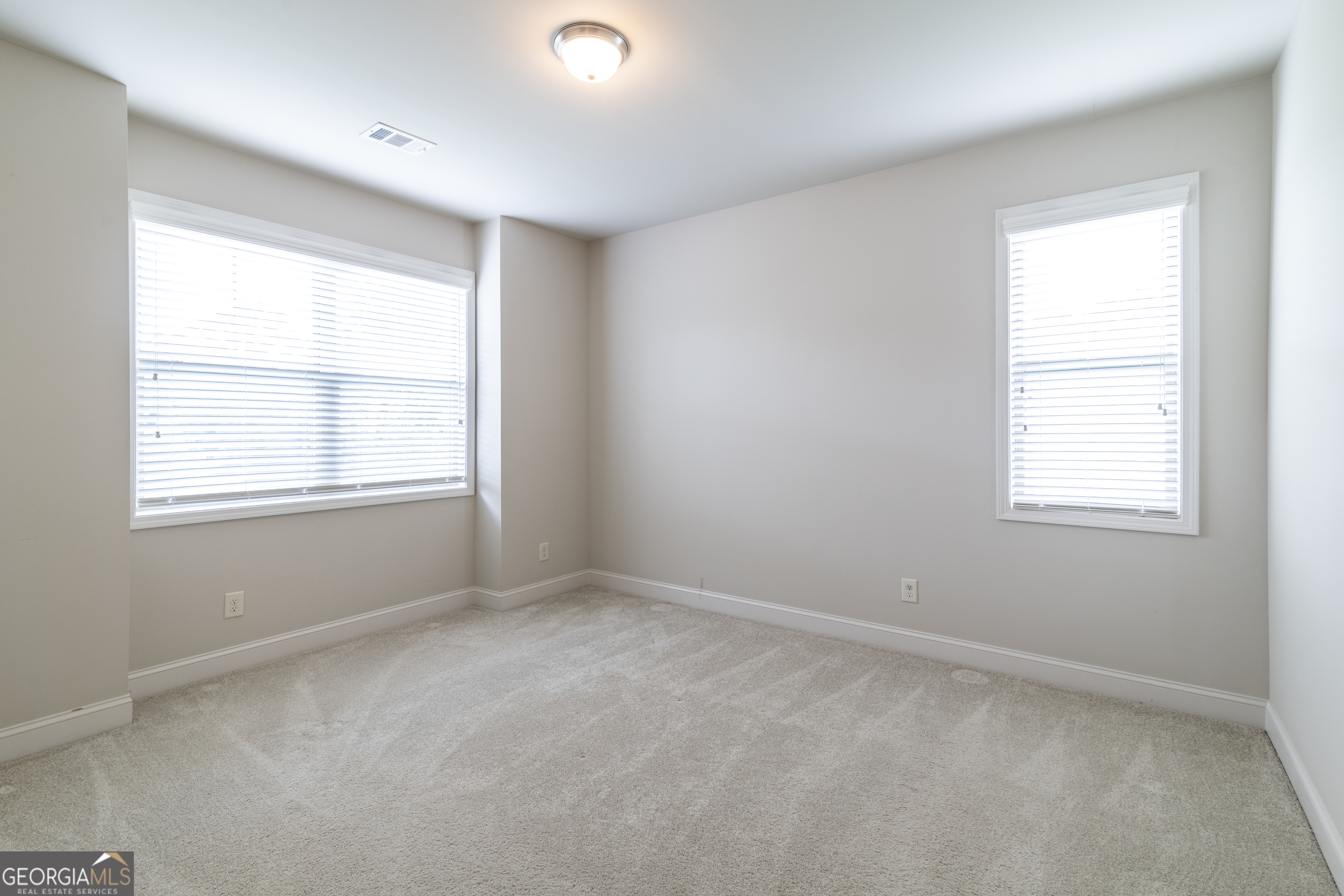 Flowery Branch, Georgia 30542, United States, 5 Bedrooms Bedrooms, ,3 BathroomsBathrooms,Residential,Active,172871