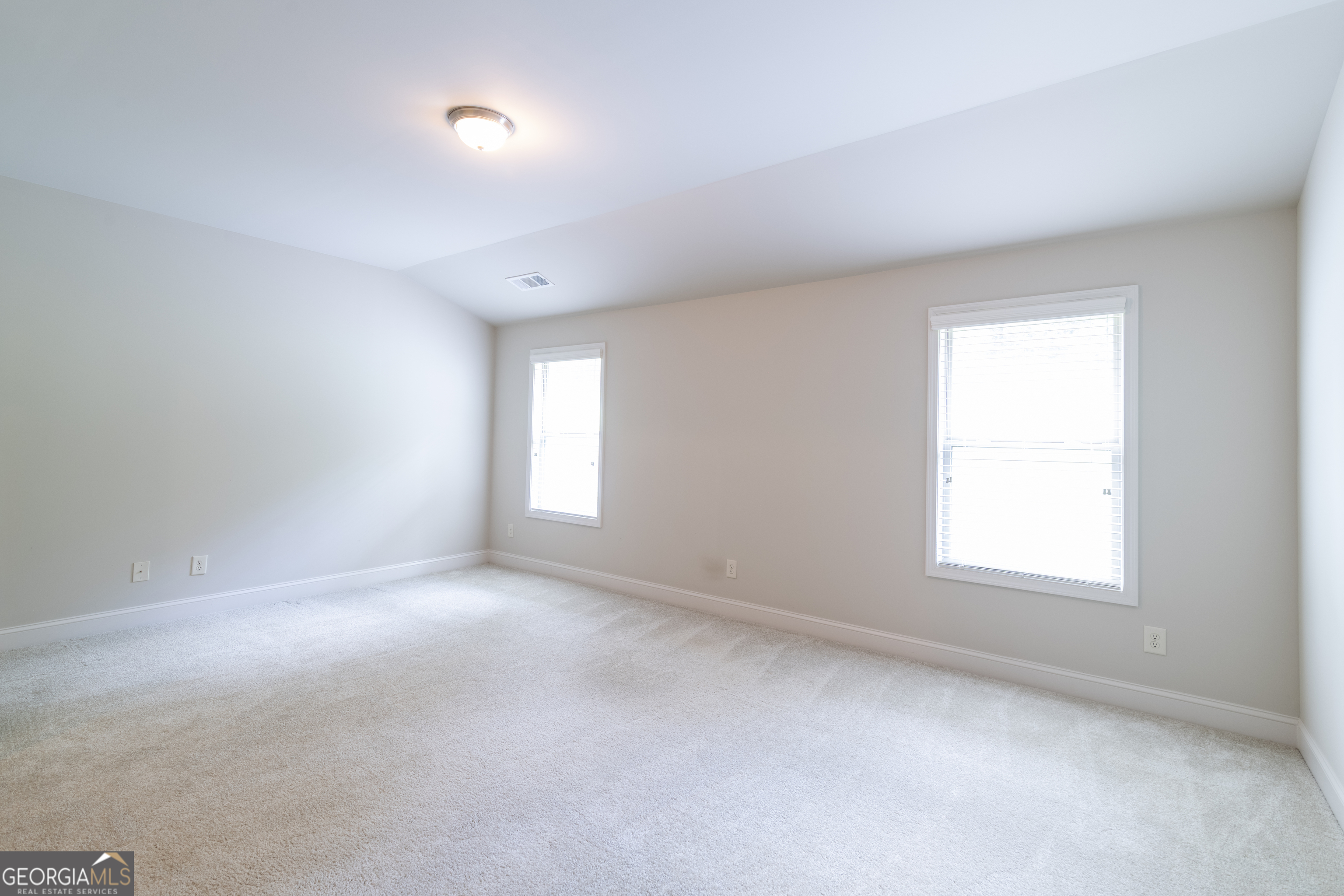 Flowery Branch, Georgia 30542, United States, 5 Bedrooms Bedrooms, ,3 BathroomsBathrooms,Residential,Active,172871