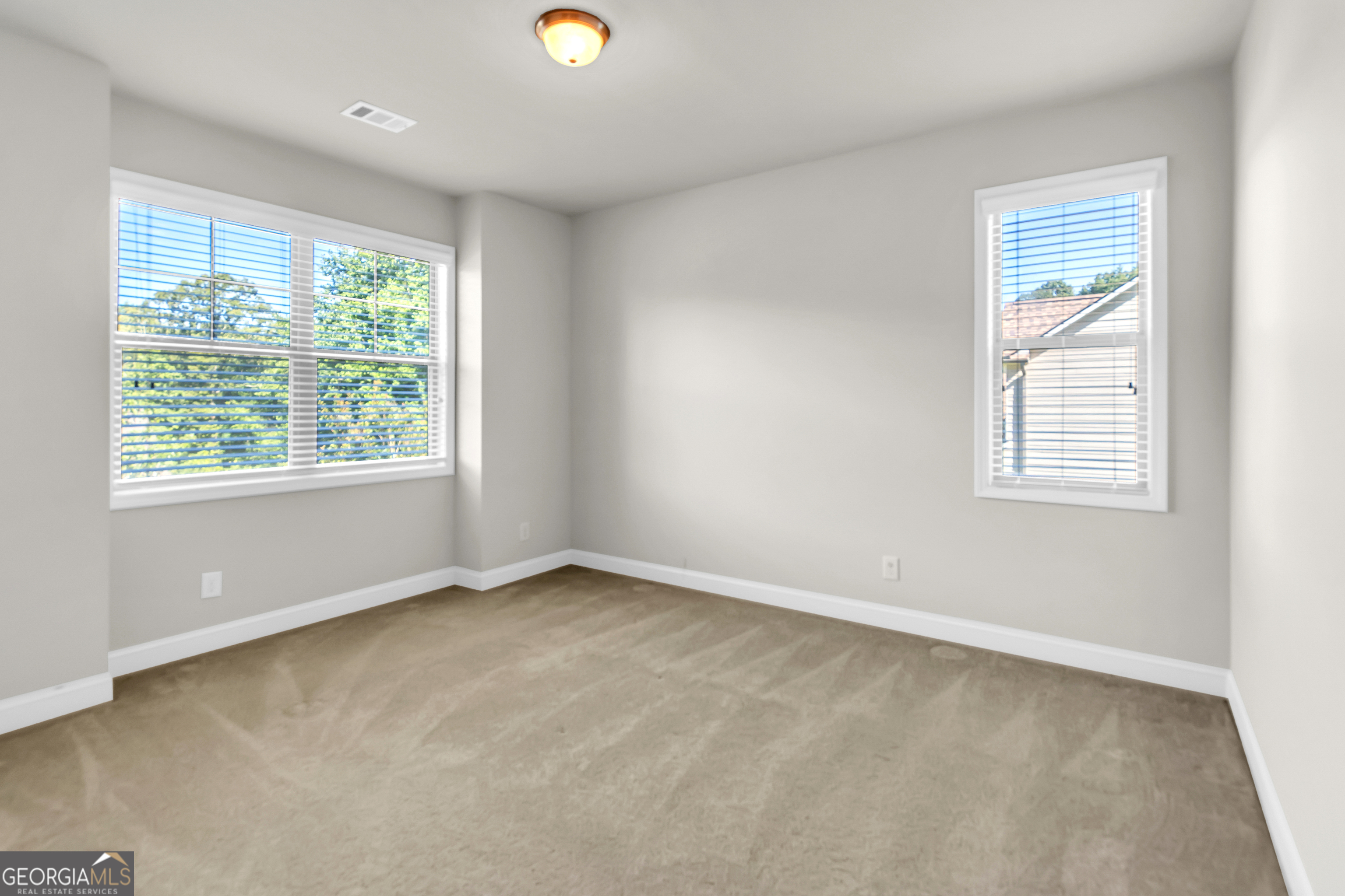 Flowery Branch, Georgia 30542, United States, 5 Bedrooms Bedrooms, ,3 BathroomsBathrooms,Residential,Active,172871