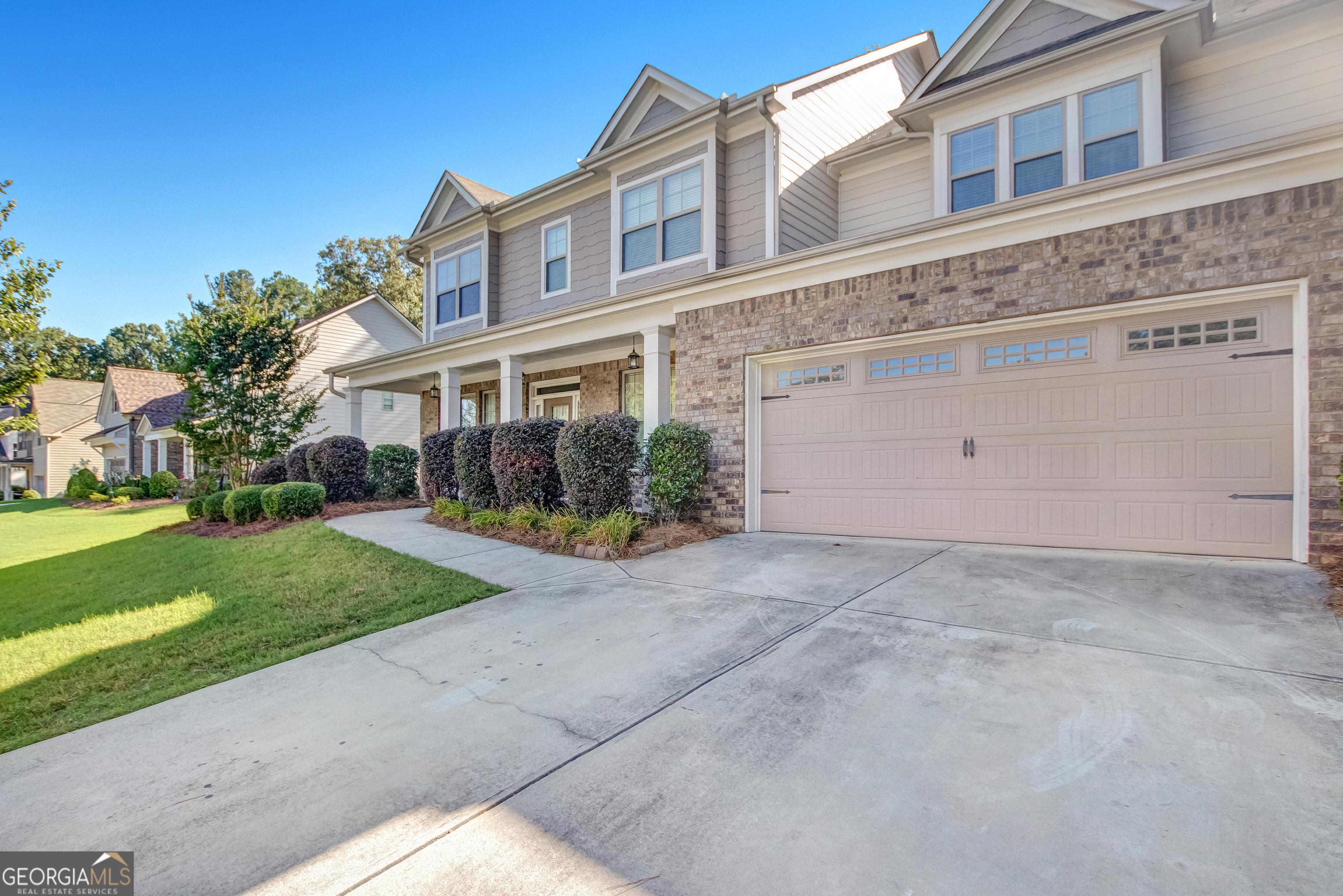 Flowery Branch, Georgia 30542, United States, 5 Bedrooms Bedrooms, ,3 BathroomsBathrooms,Residential,Active,172871