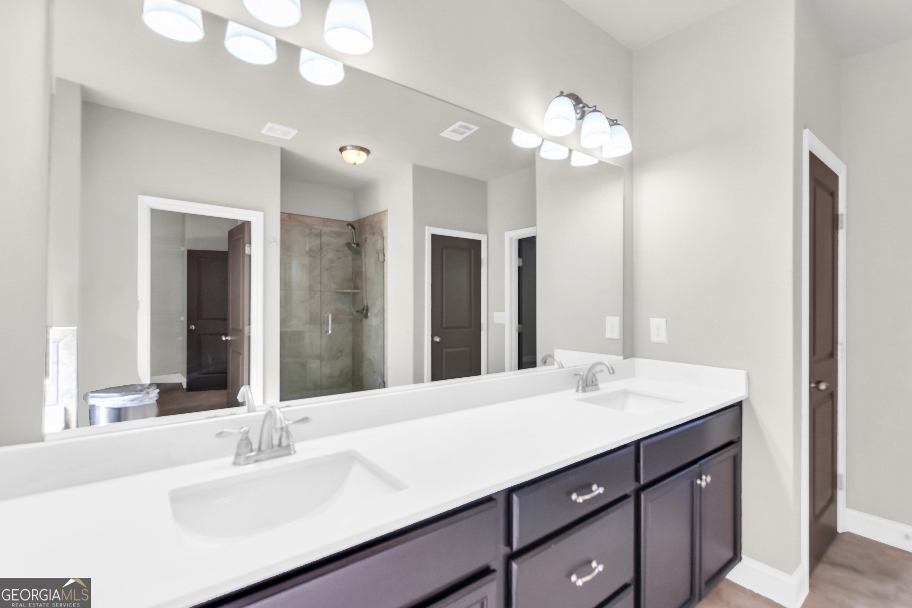 Flowery Branch, Georgia 30542, United States, 5 Bedrooms Bedrooms, ,3 BathroomsBathrooms,Residential,Active,172871