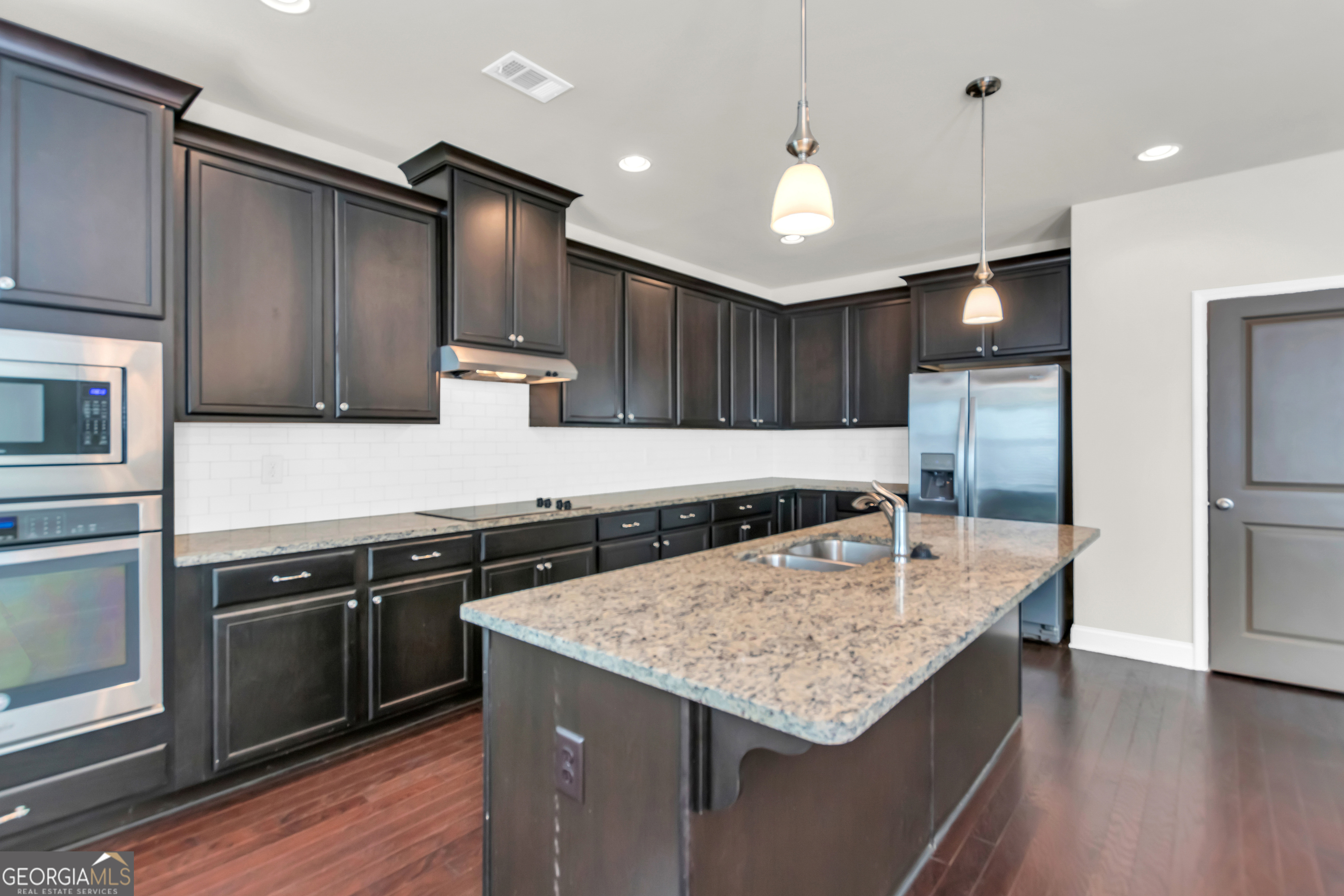 Flowery Branch, Georgia 30542, United States, 5 Bedrooms Bedrooms, ,3 BathroomsBathrooms,Residential,Active,172871