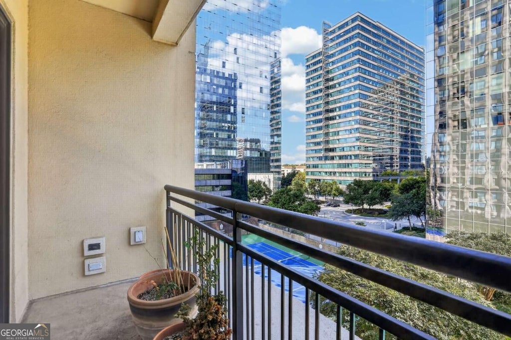 Photo of 3445 Stratford Road NE #606, Atlanta, GA 30326 (MLS # 10874279)