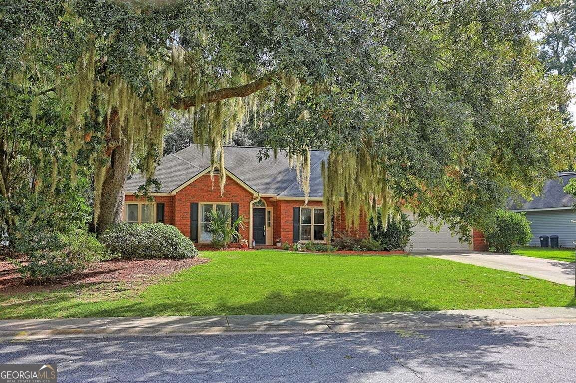 105 Farringdon CIR