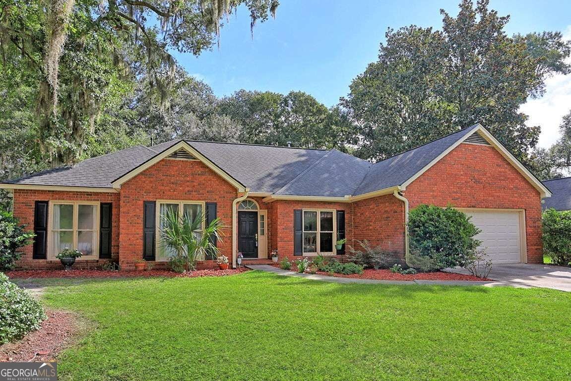 105 Farringdon CIR