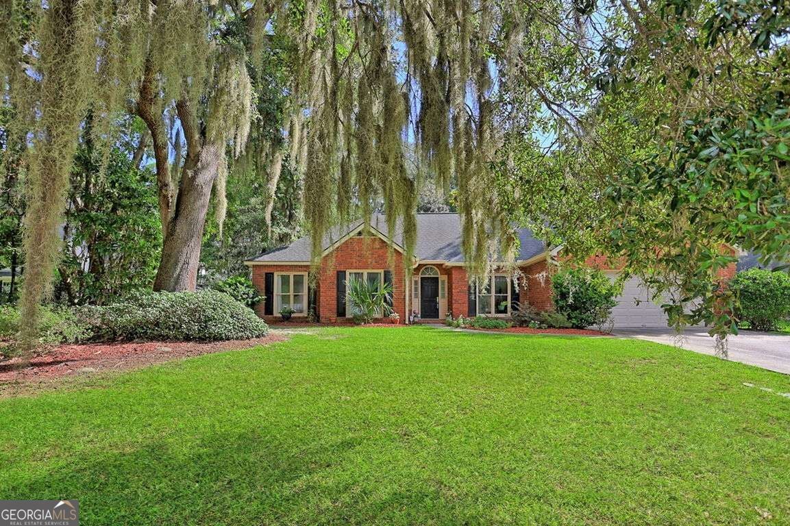 105 Farringdon CIR