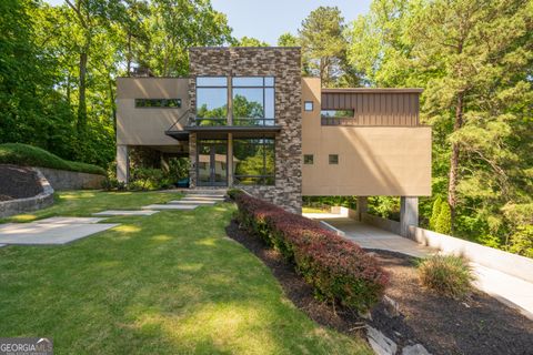 Photo of 643 Larchmont Circle NW, Atlanta, GA 30318 (MLS # 10753523)