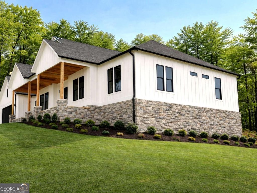 Photo of 157 Chimney Ridge, Cleveland, GA 30528 (MLS # 10729145)