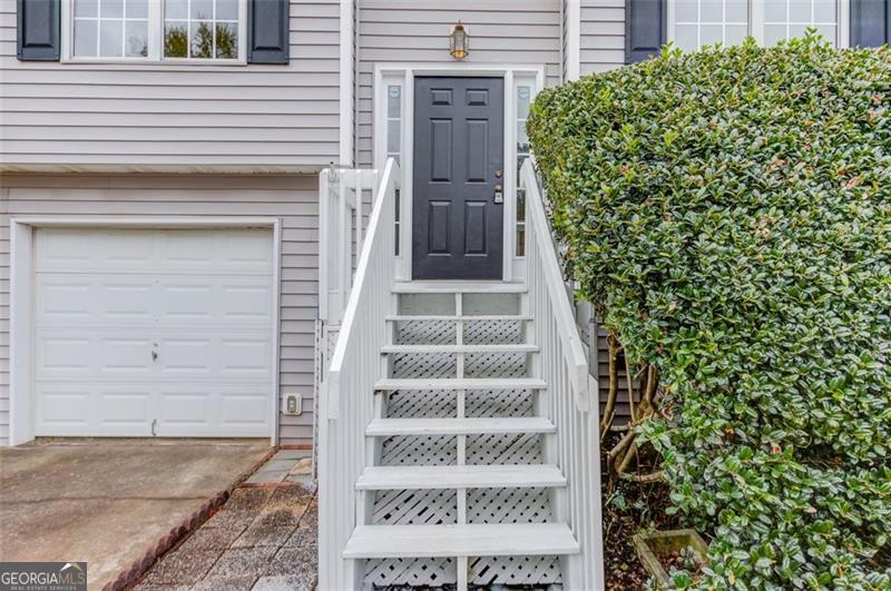 5670 HOLLOW RIDGE LN