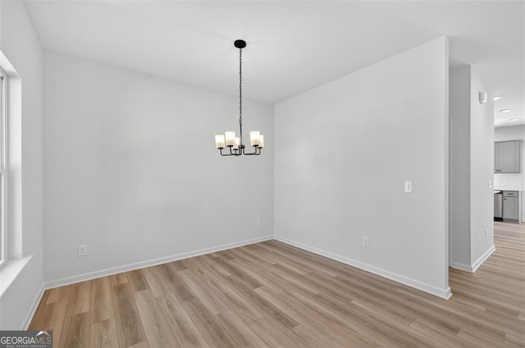 703 Sinclair LN