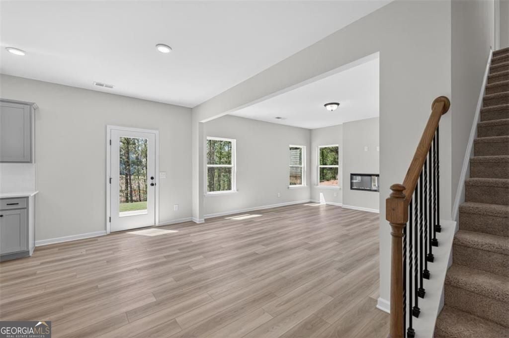 703 Sinclair LN
